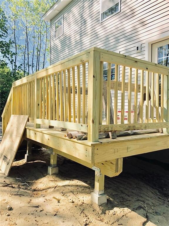 rear deck, plenty of room for a BBQ!