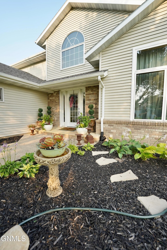 1702 Evergreen Dr NW, Jamestown, ND 58401 - photo 3