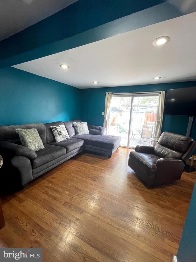 19451 Zinnia Cir, Germantown, MD 20876 - photo 7