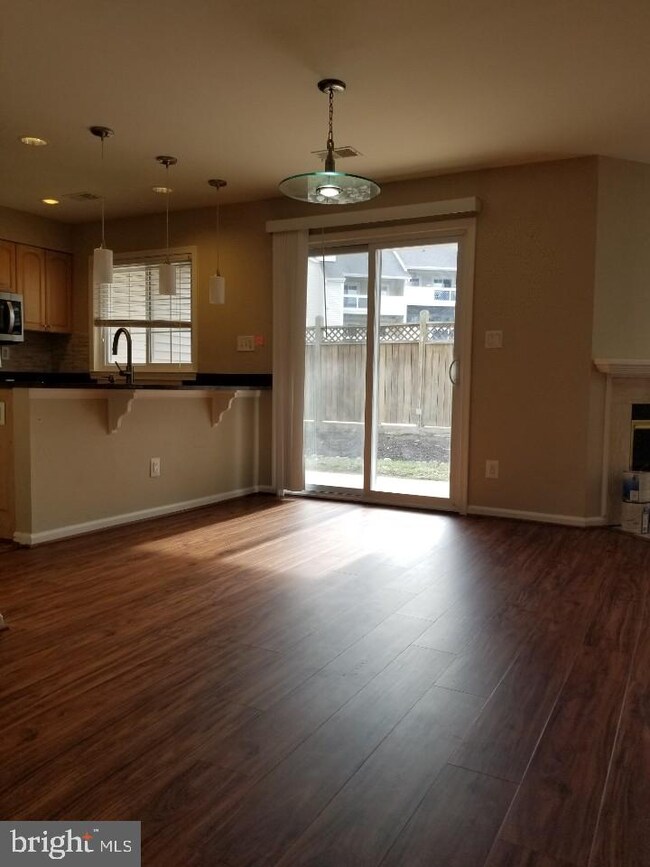 12891 Grays Pointe Rd unit A, Fairfax, VA 22033 - photo 4