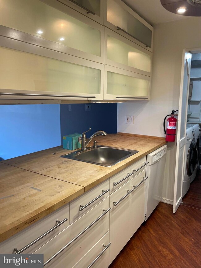 2612B Auburn Ct, Mount Laurel, NJ 08054 - photo 4