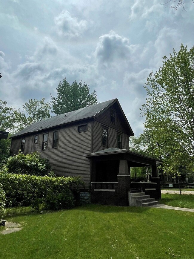 2323 Webster St, Fort Wayne, IN 46807 - photo 2