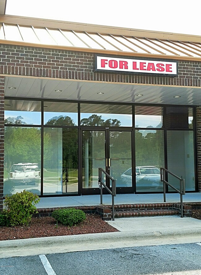 1715 Country Club Rd unit Suite B, Jacksonville, NC 28546 - photo 2