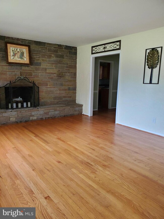 7908 Westwood Ct, Clinton, MD 20735 - photo 5