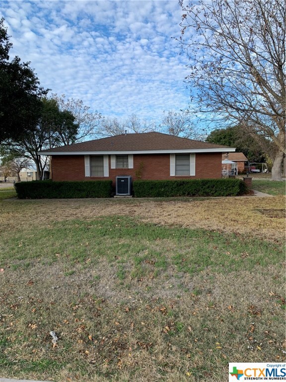 521 Curtis Ave, Troy, TX 76579 - photo 7