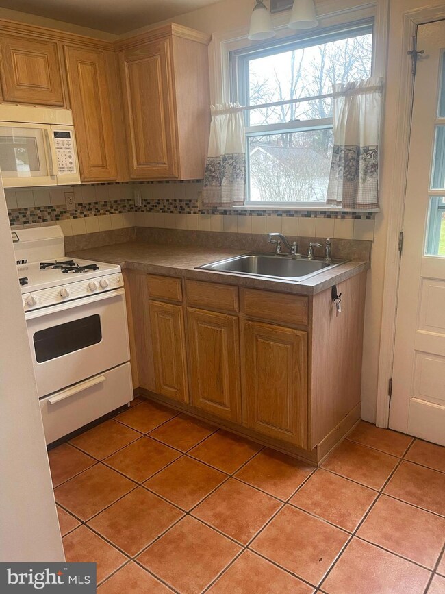 112 8th Ave unit 1ST FLOOR, Haddon Heights, NJ 08035 - photo 3