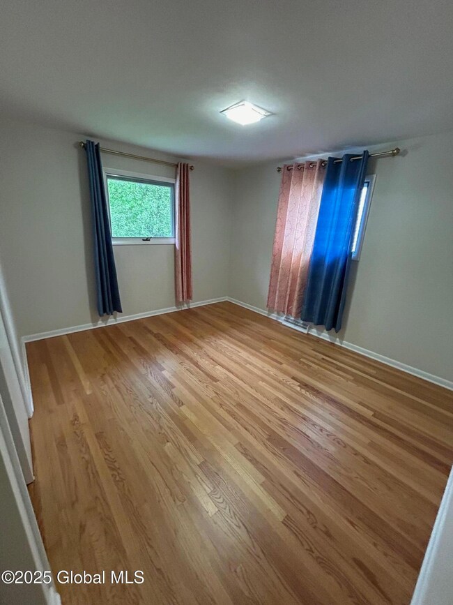 118 Kenosha St, Albany, NY 12209 - photo 4