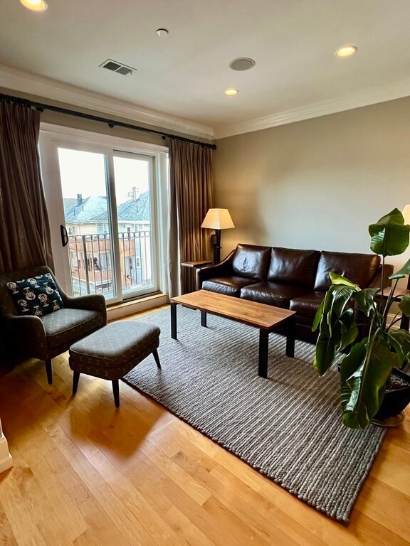 37 P St unit 4, Boston, MA 02127 - photo 3