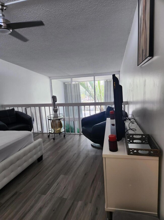 Mayfair House West unit 43, Palm Beach, FL 33480 - photo 6