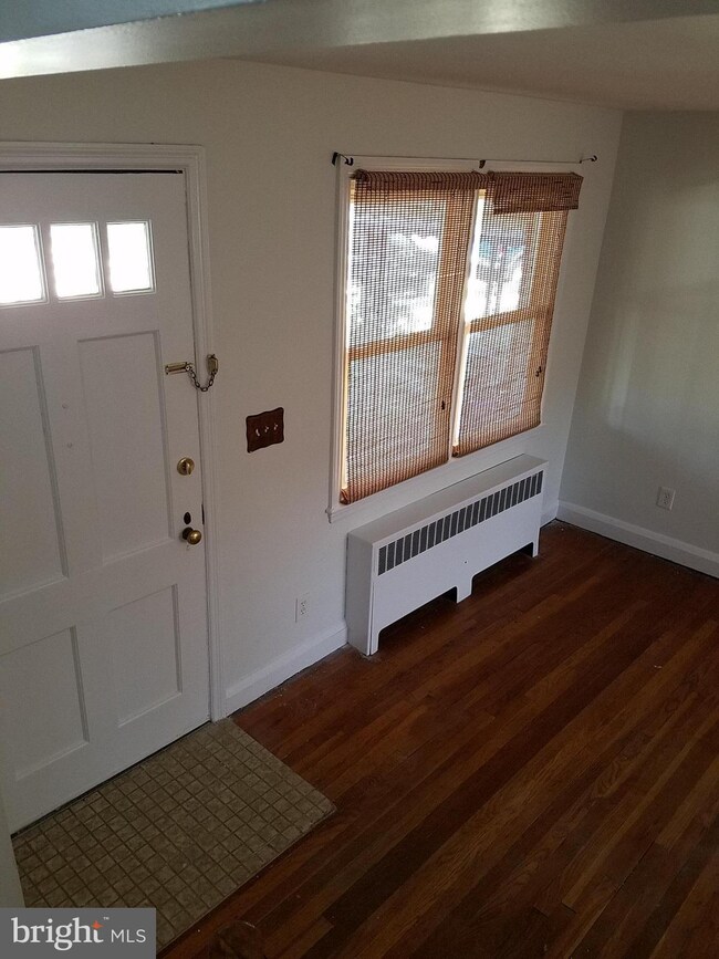 3907 Colchester Rd, Baltimore, MD 21229 - photo 5