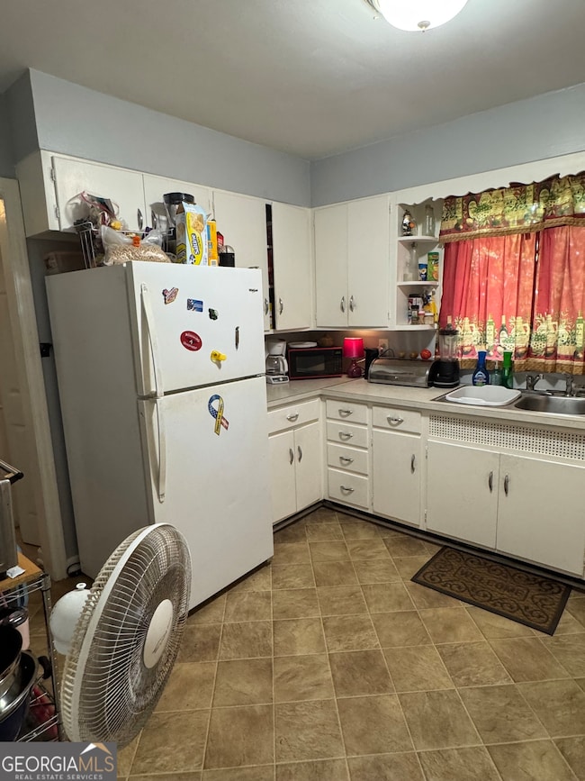 1825 Lyle Ave, Atlanta, GA 30337 - photo 7