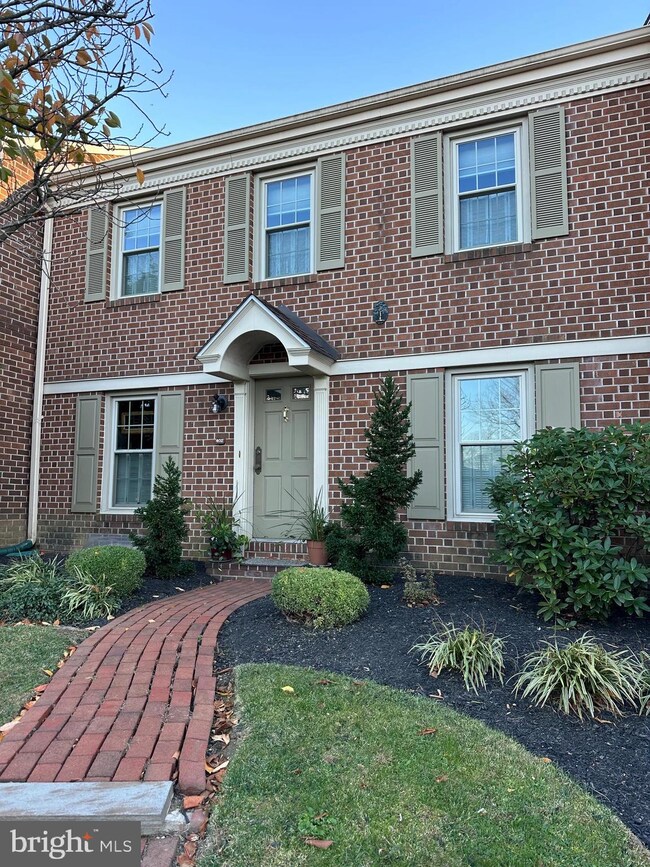 402 Penns Ln unit 402, Malvern, PA 19355 - photo 2