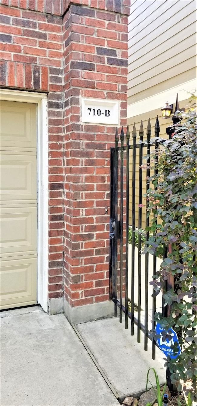 710 E 20th St unit B, Houston, TX 77008 - photo 2