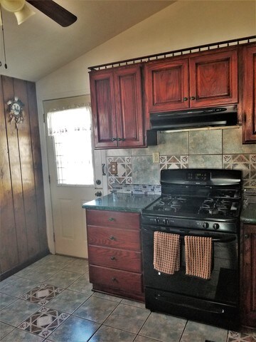 329 Delaware Ct, Carpentersville, IL 60110 - photo 5