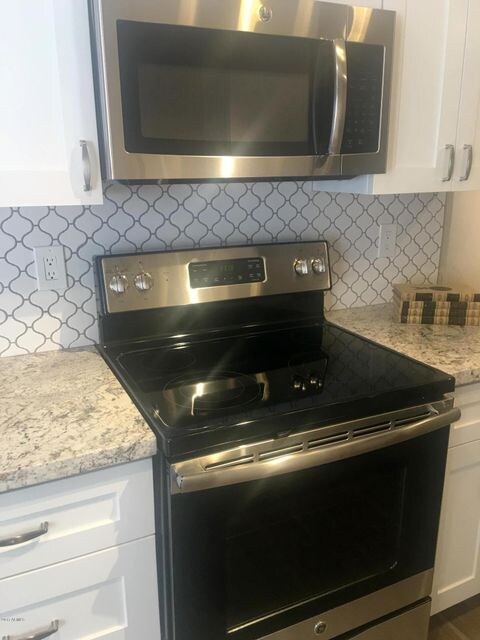 New Stove and Microwave