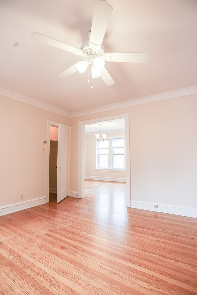 4805 N Bell Ave unit 1N, Chicago, IL 60625 - photo 5