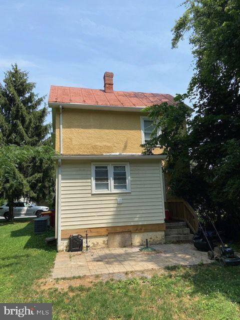 208 E 2nd Ave, Charles Town, WV 25414 - photo 4