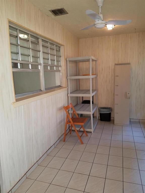 Large glass-enc. PORCH