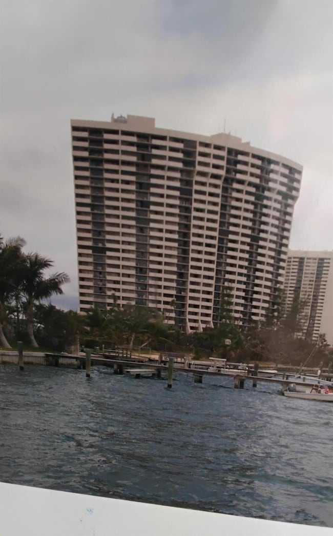 Placido Mar Condominiums unit 2006, West Palm Beach, FL 33407 - photo 2