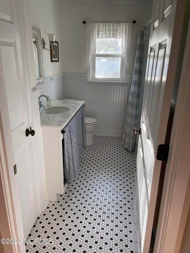 408 S Bennett St, Burgaw, NC 28425 - photo 3