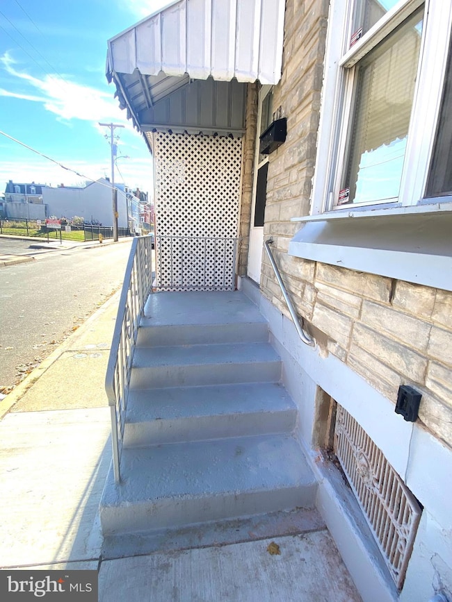 312 Carpenter St, Reading, PA 19602 - photo 3