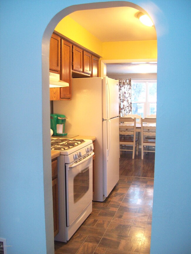 Archway to kitchen