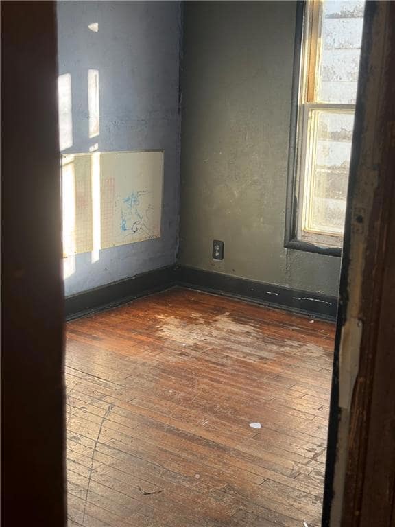 1109 W 11th St, Coffeyville, KS 67337 - photo 6