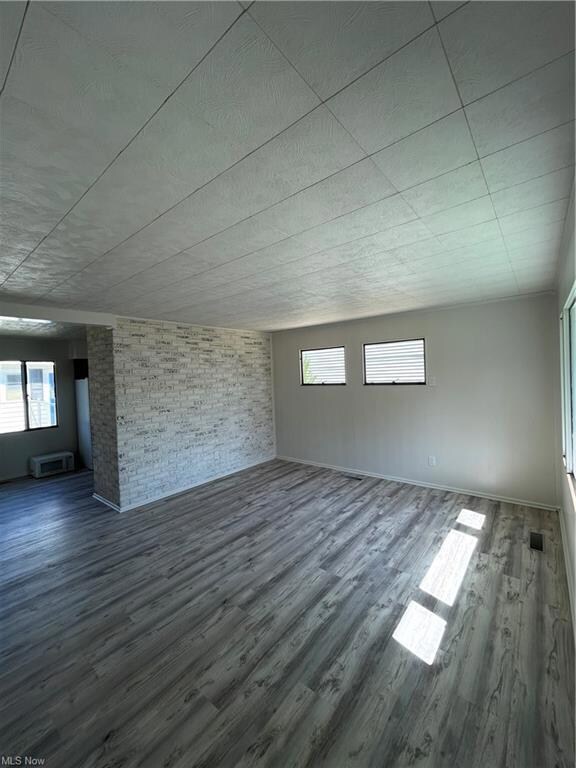 4208 Talbot Ln, Lorain, OH 44055 - photo 5