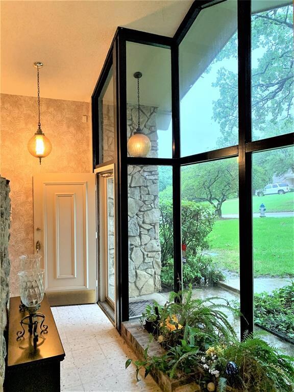 1418 Ridgecrest Cir, Denton, TX 76205 - photo 6