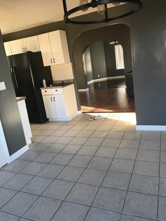 18 Mott St unit 2, Fall River, MA 02721 - photo 3