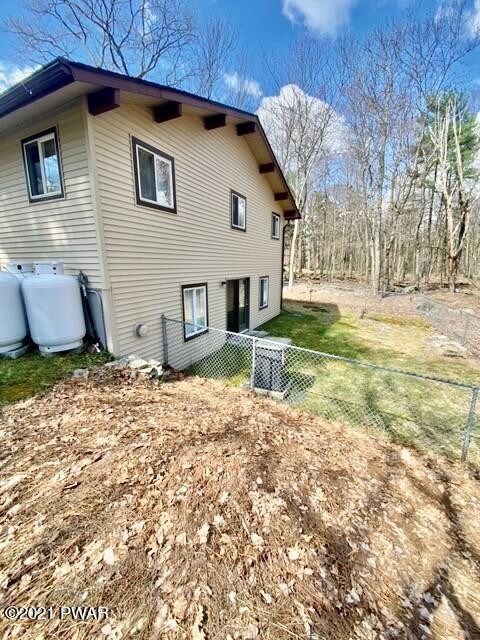 178 Hawthorne Dr, Milford, PA 18337 - photo 3