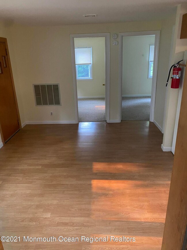 313 Buermann Ave, Toms River, NJ 08753 - photo 5