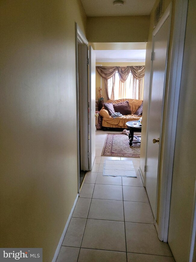 2146 Monaghan Dr, Herndon, VA 20170 - photo 5