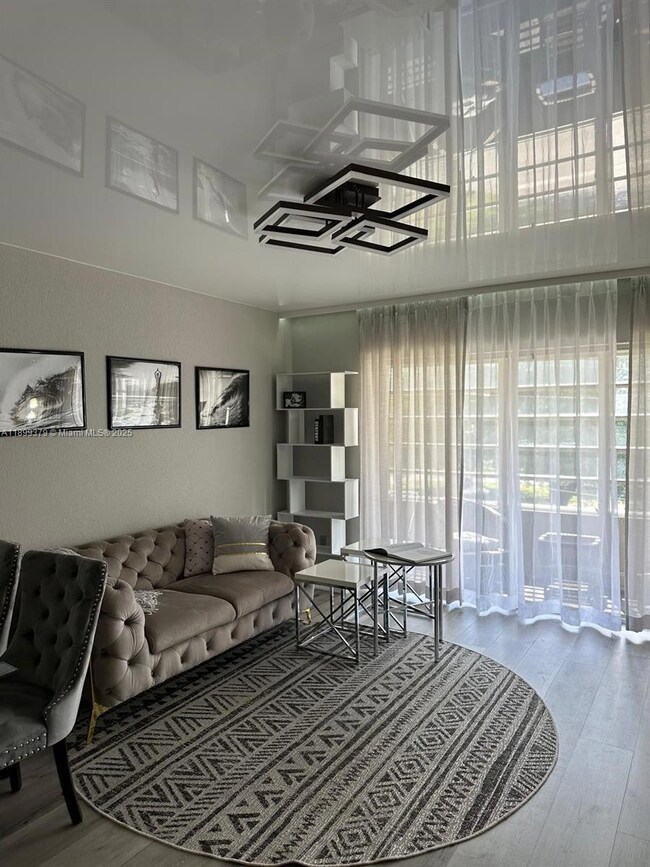 20201 NE 29th Ct unit D335, Miami, FL 33180 - photo 3