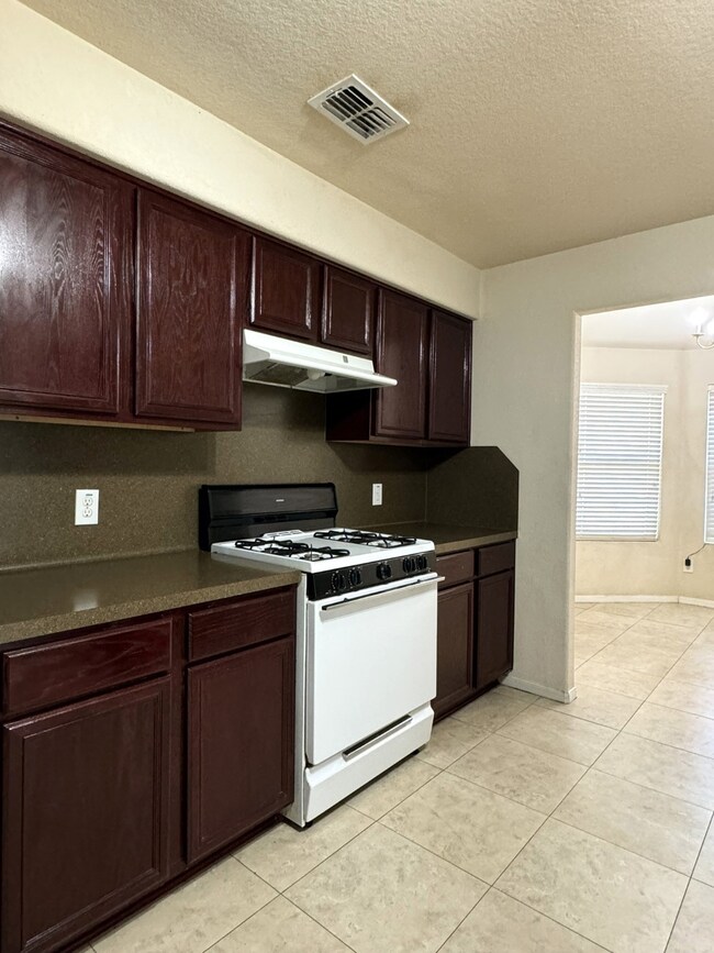 7703 Westington Ln, Houston, TX 77040 - photo 5