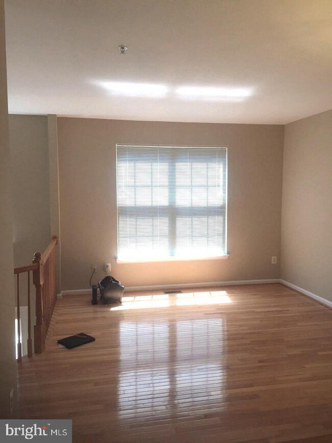 21058 Sojourn Ct, Germantown, MD 20876 - photo 5