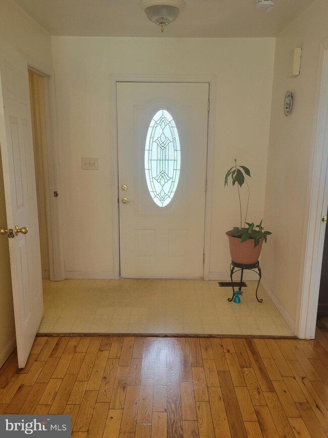 138 Burton St, Georgetown, DE 19947 - photo 3