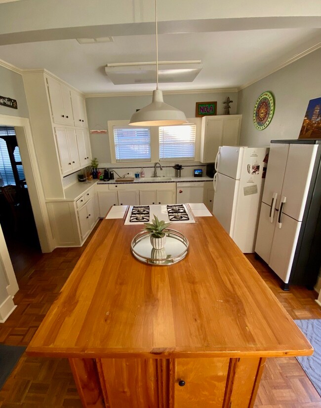 1706 Cherryhurst St, Houston, TX 77006 - photo 4