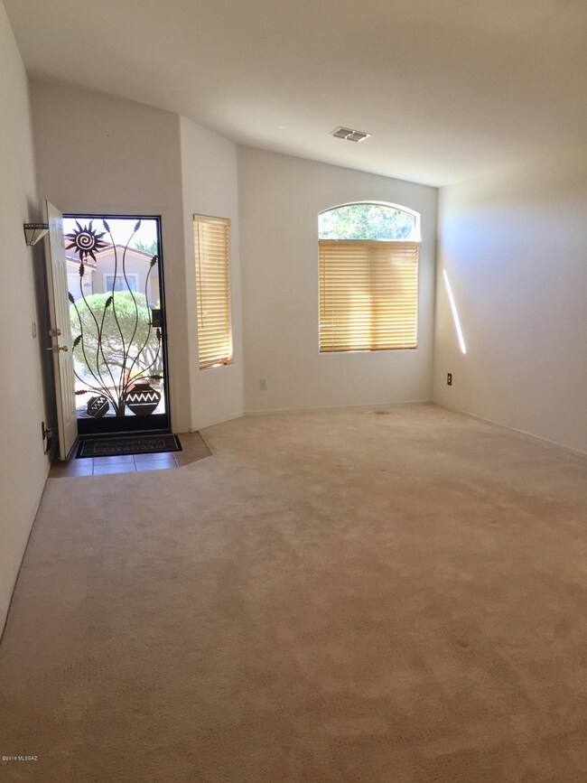 Entry/Living