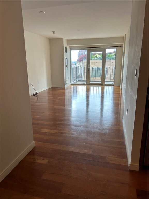 Bldg 1 unit 1402, Providence, RI 02903 - photo 3