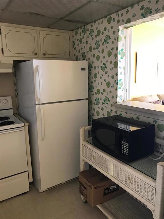 WALTHAM F KITCHEN