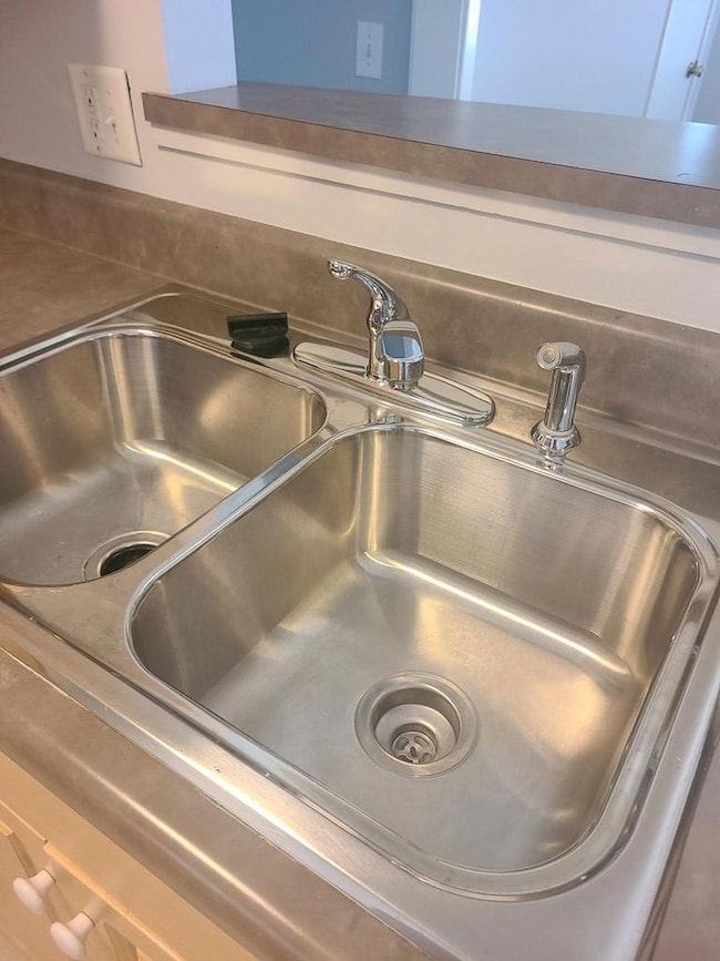 New sink with disposal