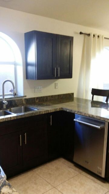 12726 Palm Kitchen 2