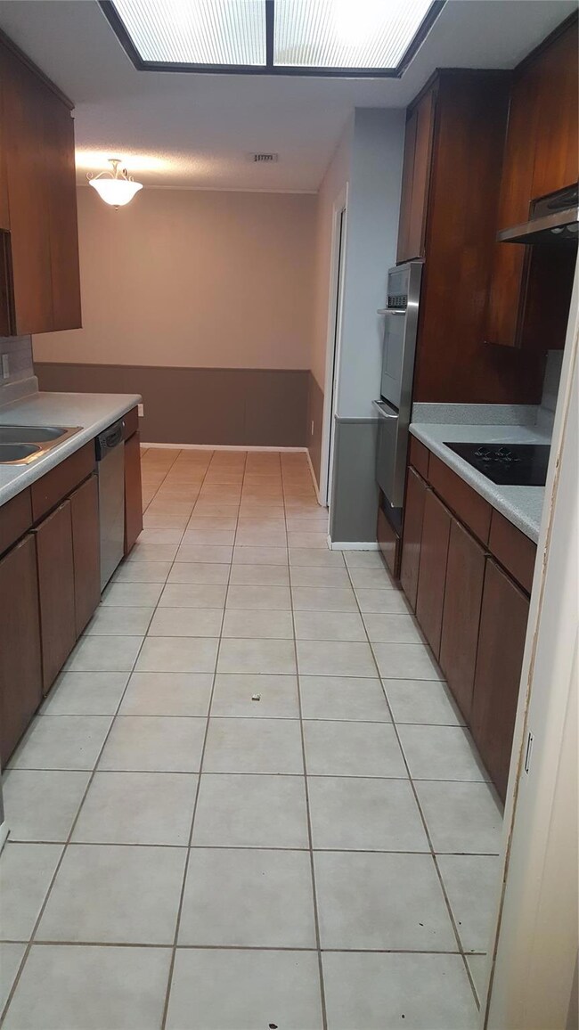 1721 Acorn Ln, Hurst, TX 76054 - photo 3