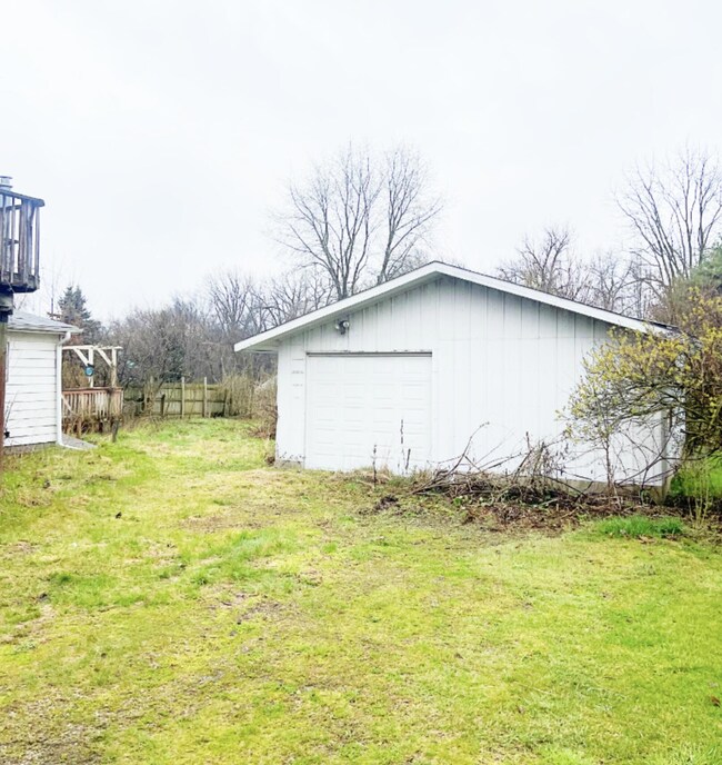 18 S Westfield St, La Porte, IN 46350 - photo 2