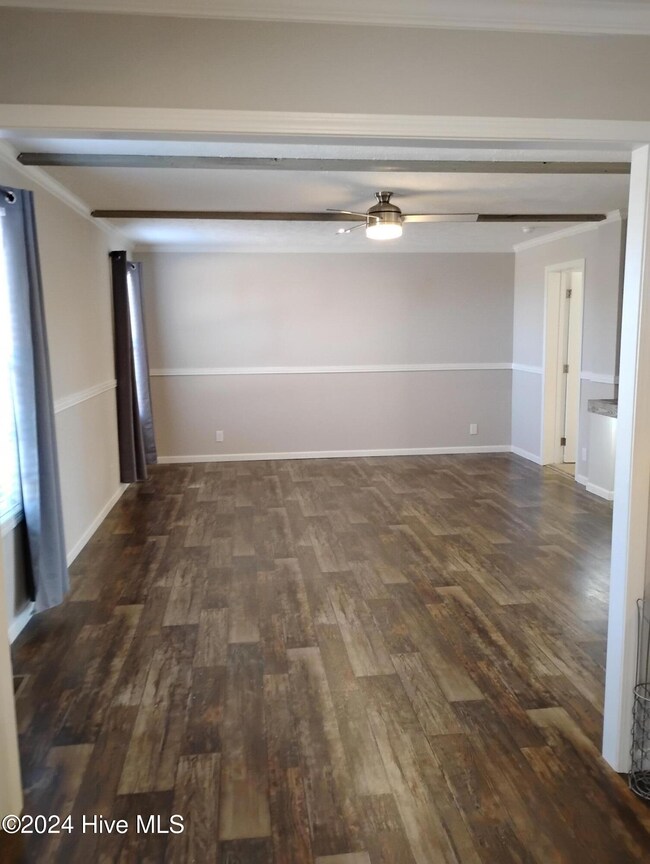 Family Room (2)