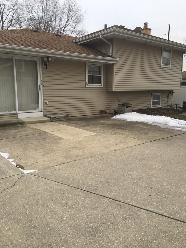 505 W 2nd St, Elmhurst, IL 60126 - photo 4