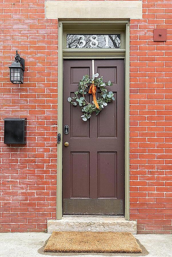381 W Hubbard Ave-1