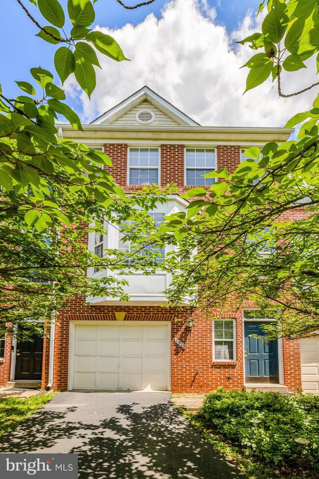 2579 James Madison Cir, Herndon, VA 20171 - photo 2