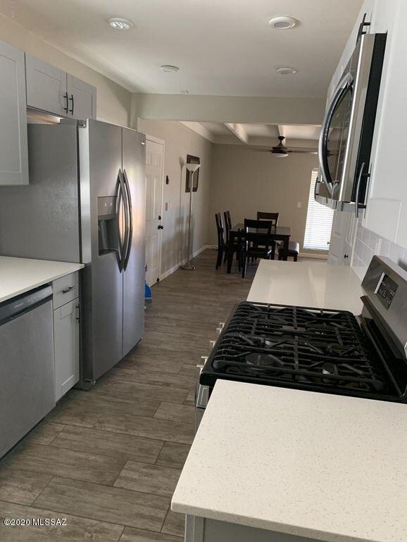 main hse kitchen 3